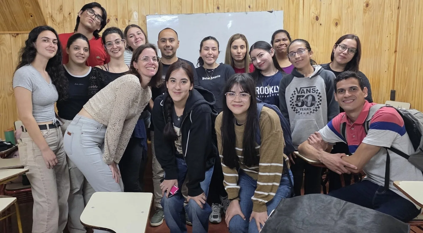Estudiantes de CESMI durante una actividad en el aula