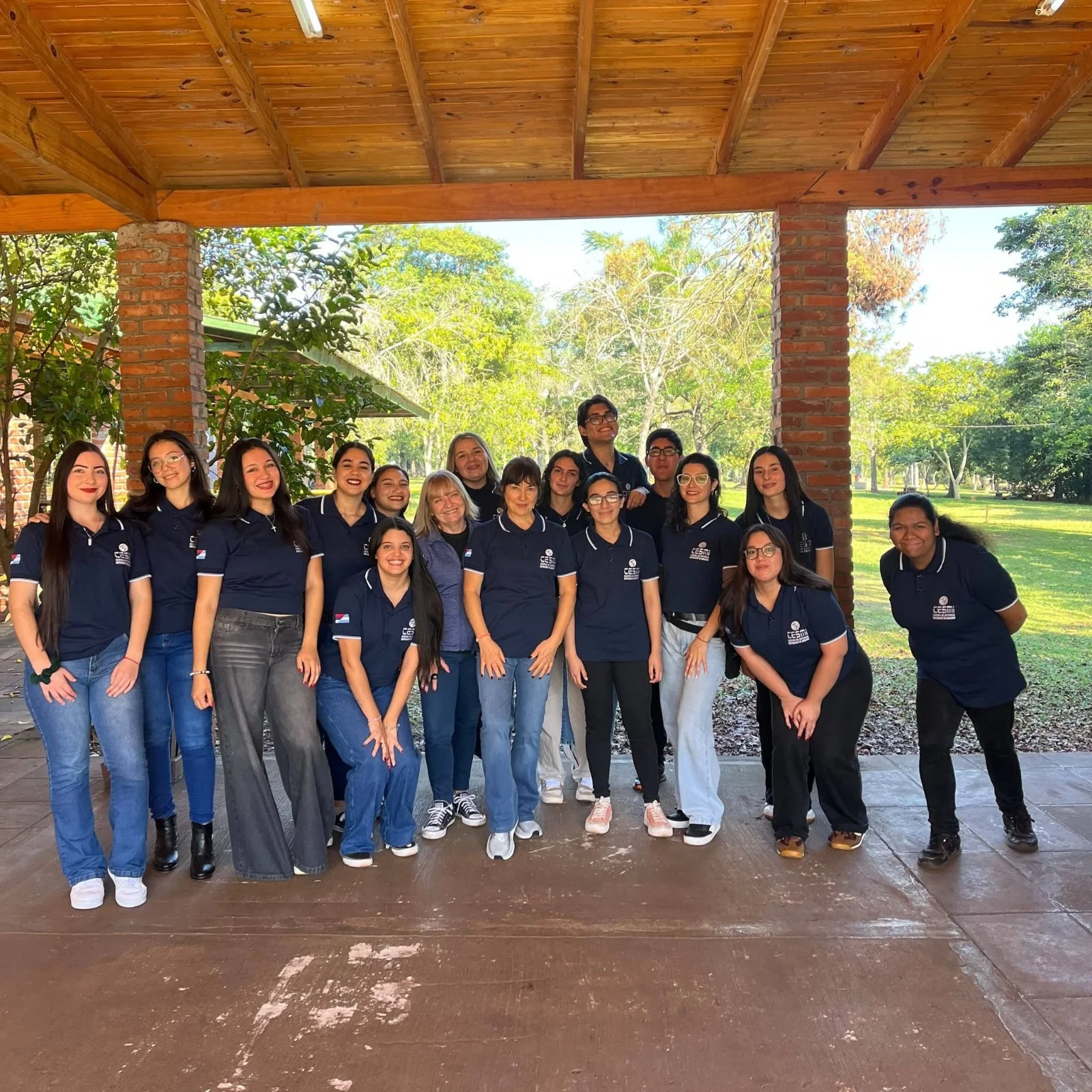Equipo y comunidad educativa de CESMI